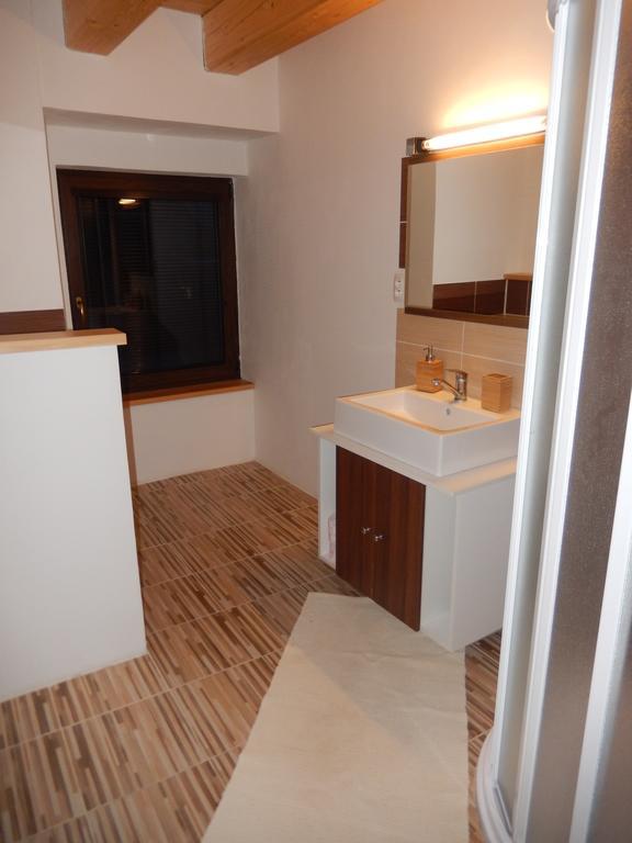 Apartment U Lochu Knovicky Екстер'єр фото
