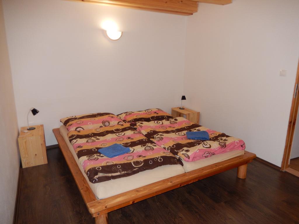 Apartment U Lochu Knovicky Екстер'єр фото