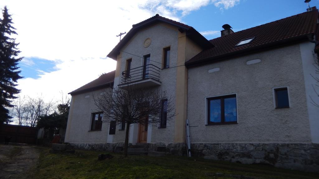 Apartment U Lochu Knovicky Екстер'єр фото